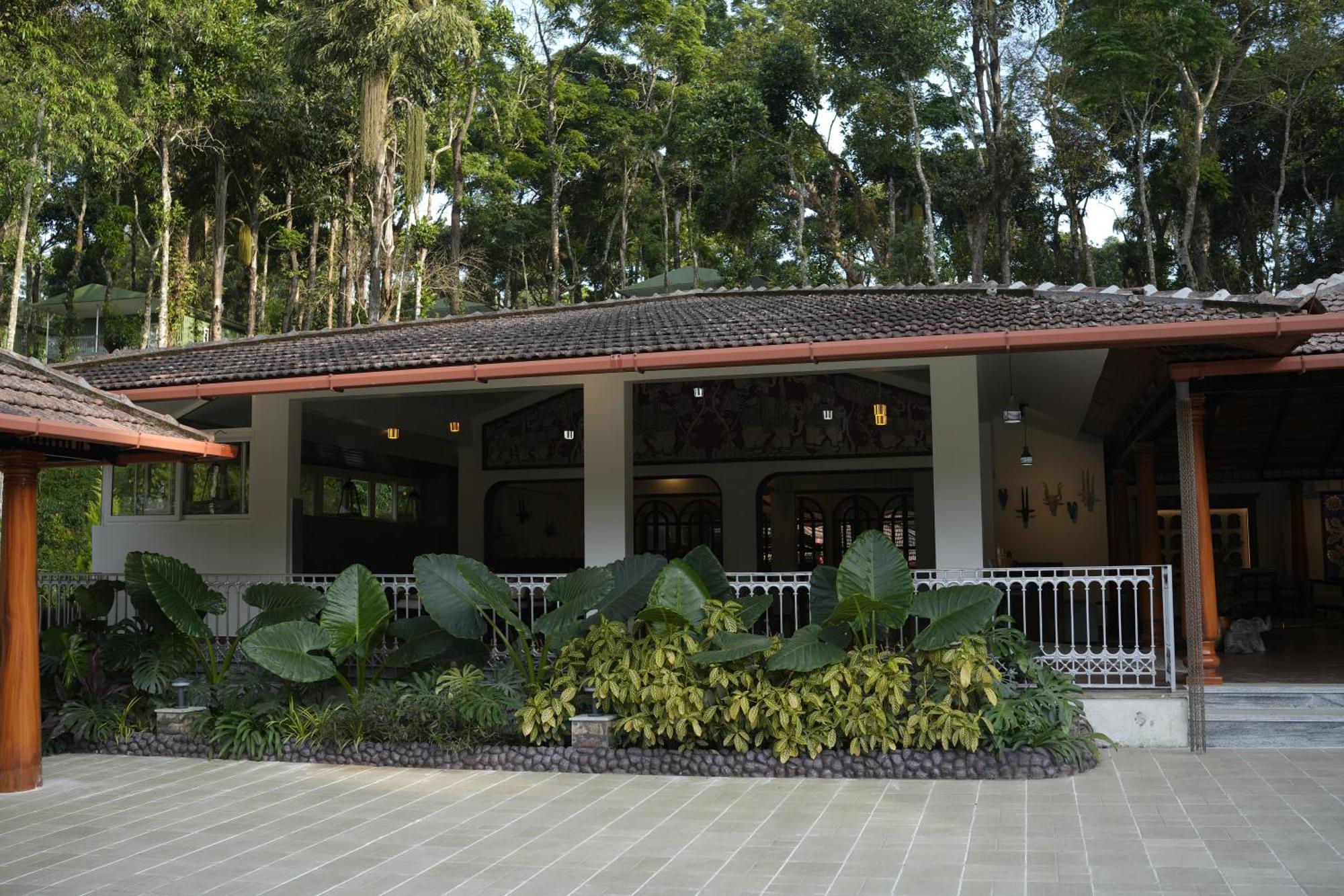 Regenta Resort 瑟格莱什布尔 外观 照片