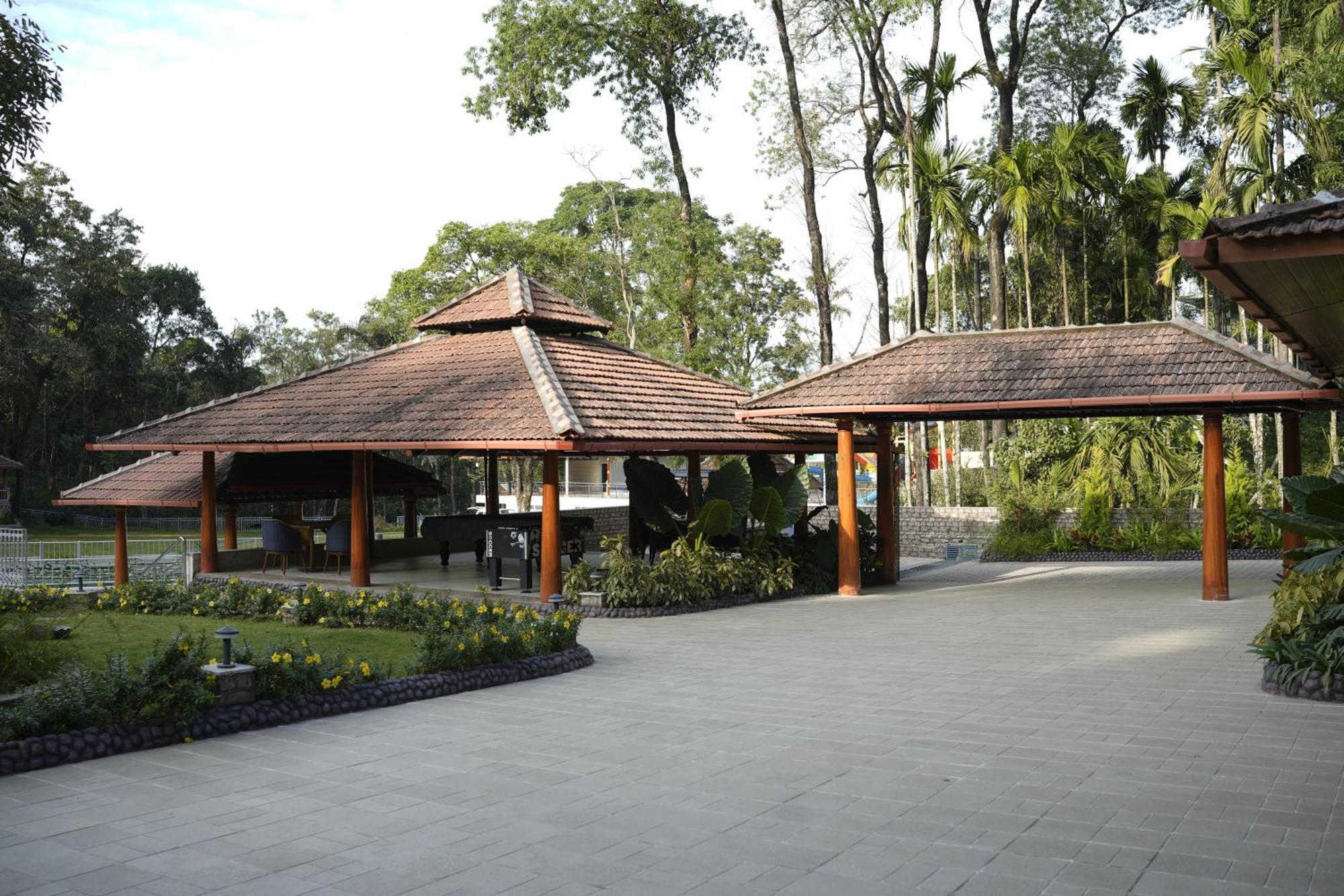 Regenta Resort 瑟格莱什布尔 外观 照片