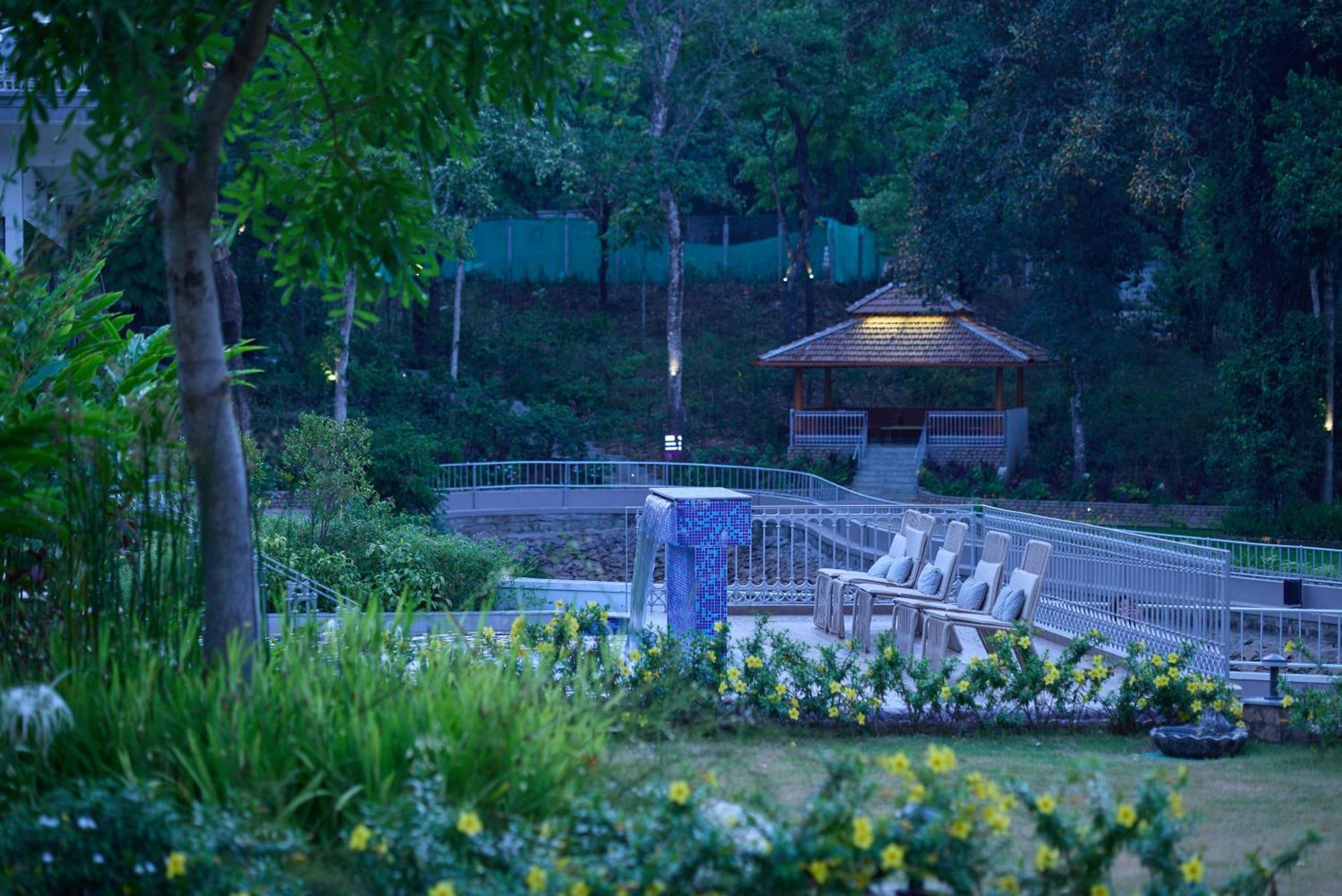 Regenta Resort 瑟格莱什布尔 外观 照片