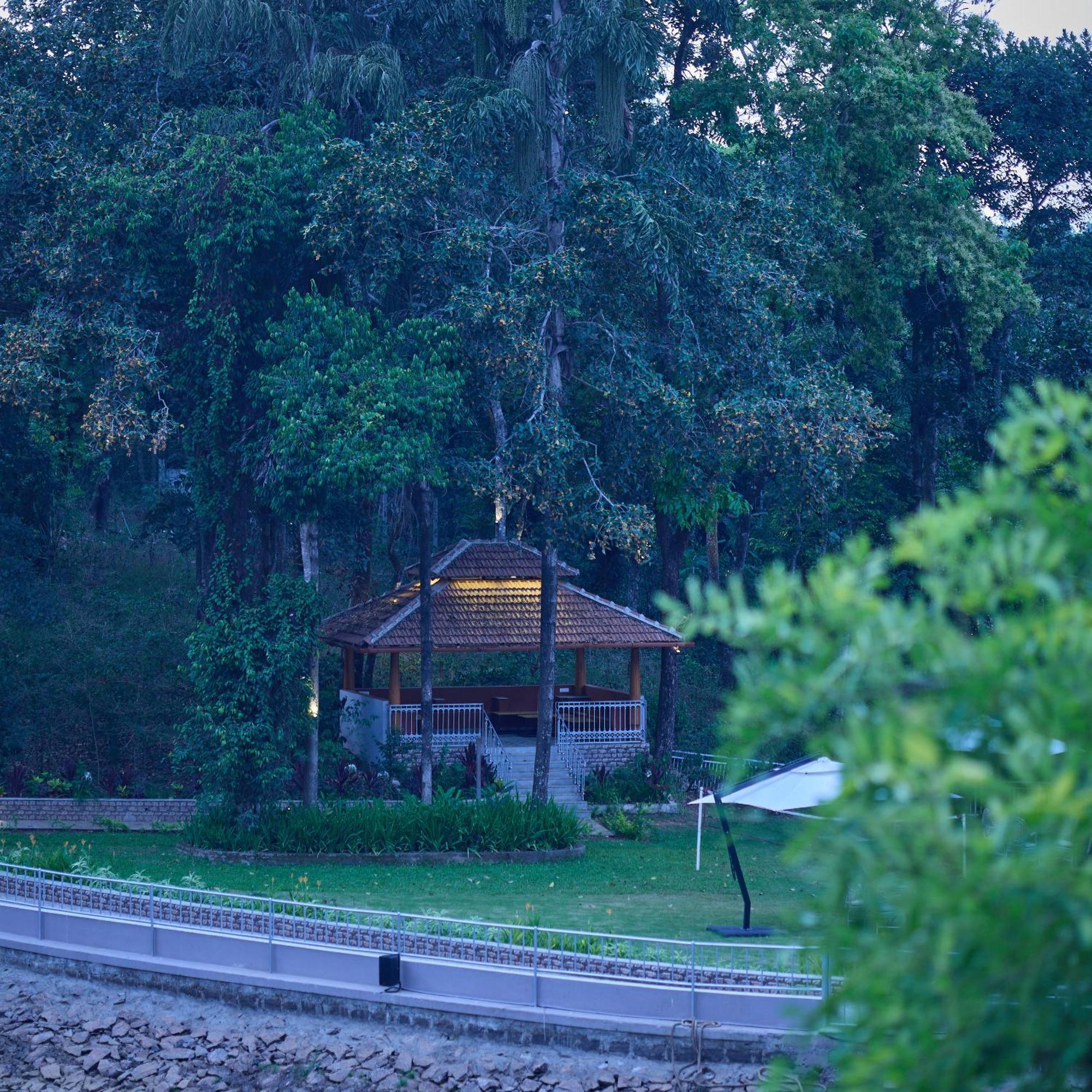 Regenta Resort 瑟格莱什布尔 外观 照片