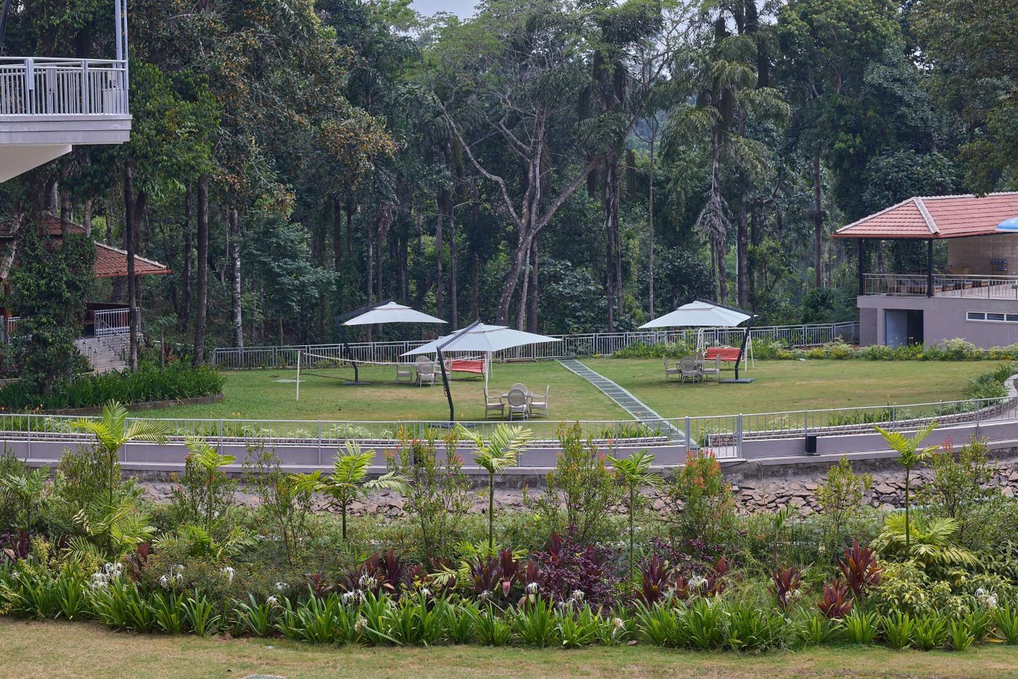 Regenta Resort 瑟格莱什布尔 外观 照片