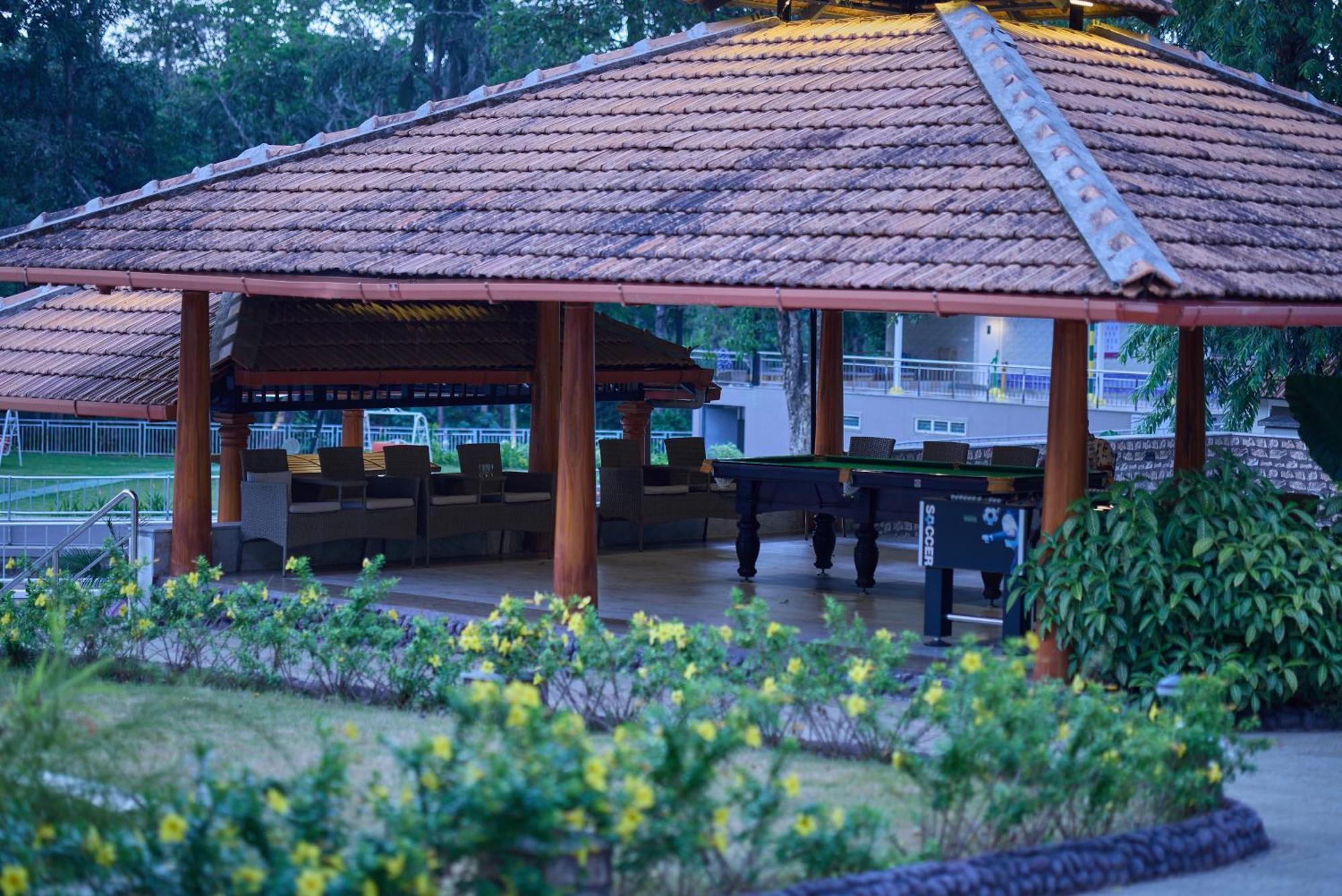 Regenta Resort 瑟格莱什布尔 外观 照片